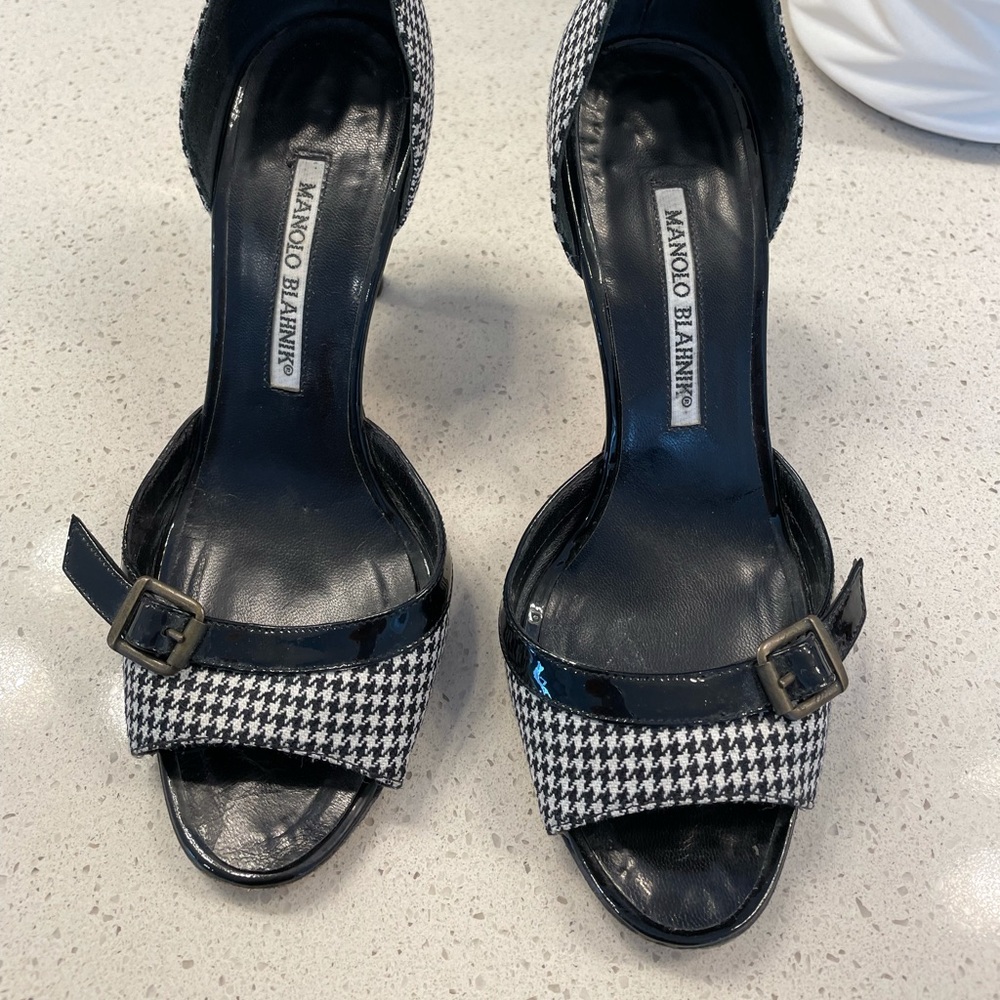 Manolo Blahnik houndstooth heels